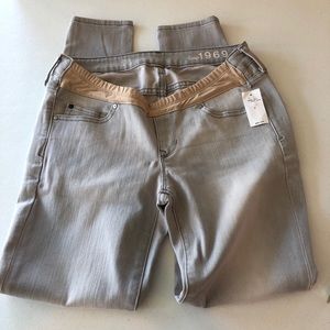 NWT Gap Maternity Jeans